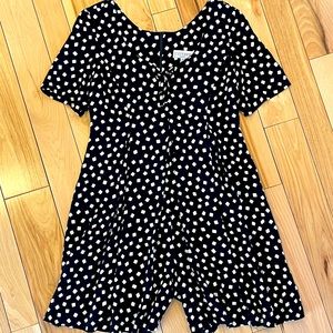 LAUNDRY DRESSES-Shorts-SKORT- Dressy, New, SIZE 8-flowing & Comfortable NEW TAGS